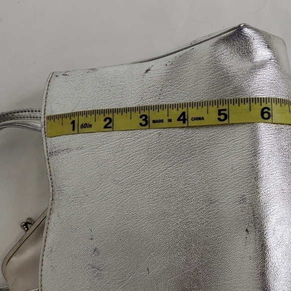 Vintage Midcentury Silver Handbag With Rhinestone Kiss Clasp and Satin Coin Bag - Picture 3 of 13